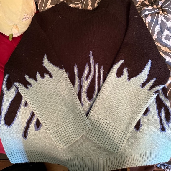 Blue Flame knit sweater - Picture 1 of 3